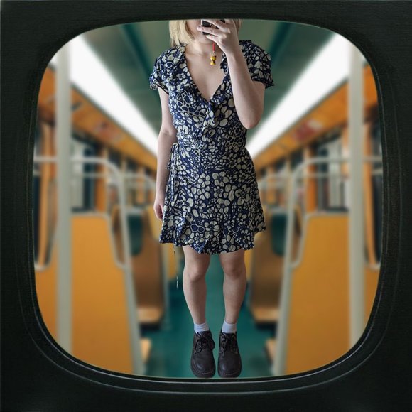 nwt aritzia sunday best ruffle flower print navy dress - Picture 2 of 3